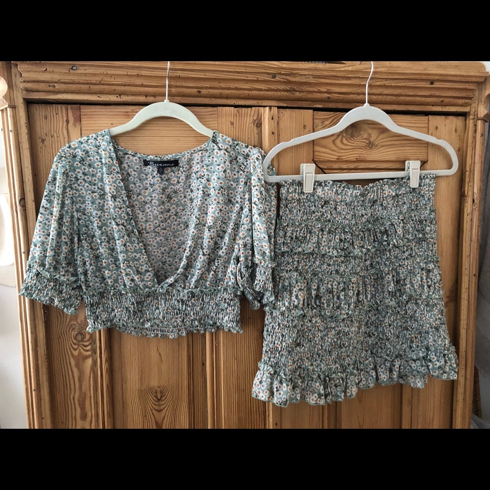 Skirt and crop floral set